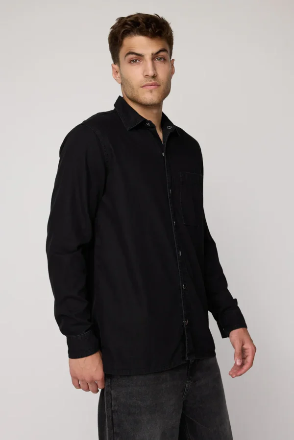Black Single Pocket Men Shirt - Image 2